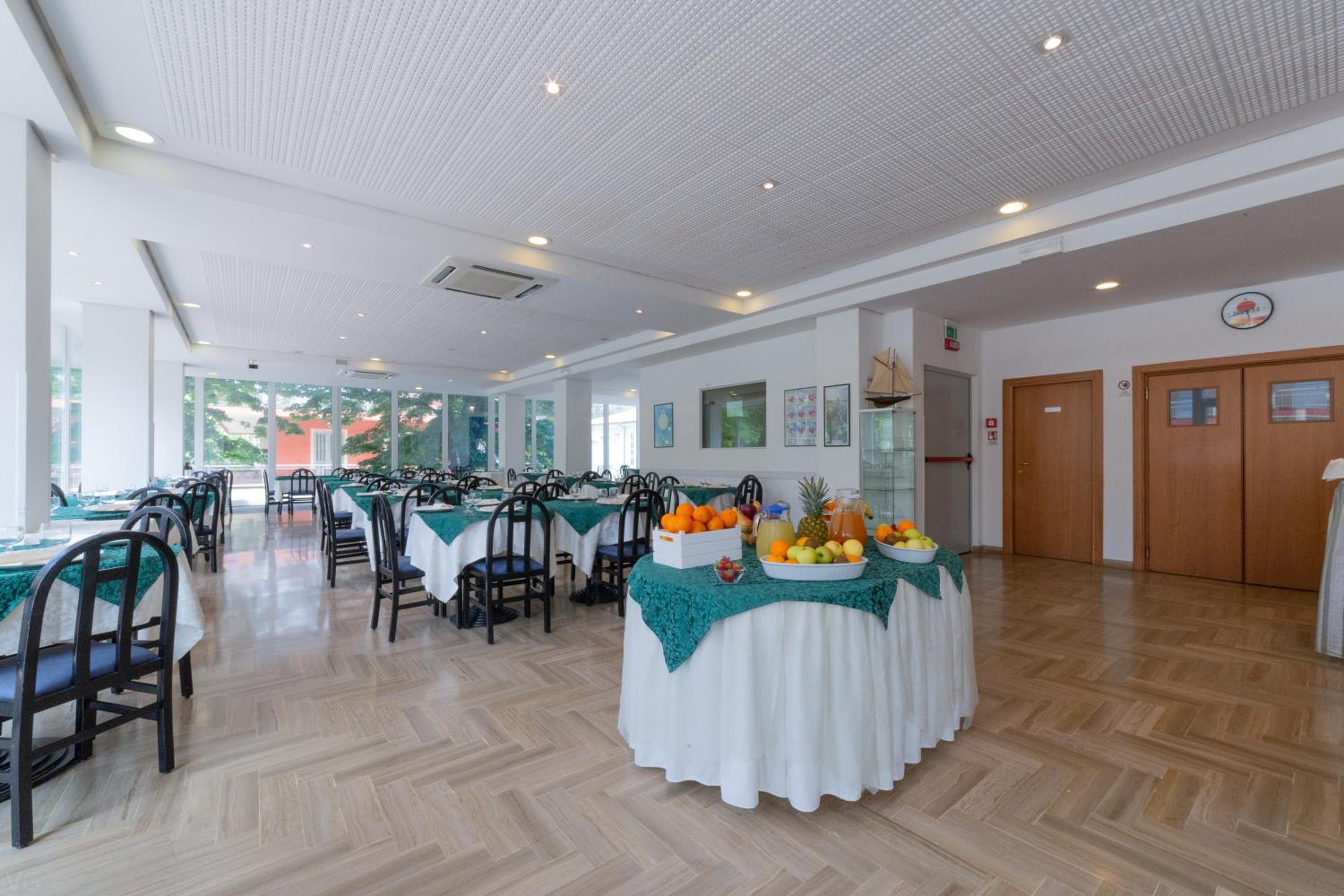 Restaurant-cafeteria