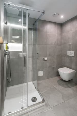 thumbnail: Bathroom shower