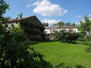 thumbnail: Property grounds