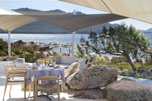 thumbnail: Outdoor dining