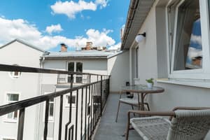 thumbnail: Balcony view