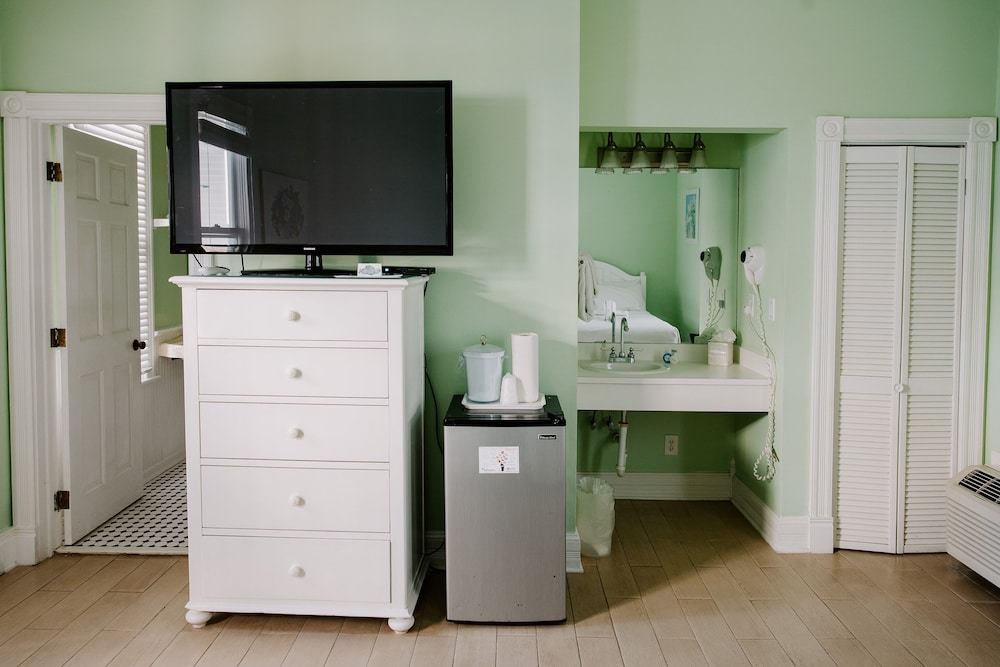 Mini-refrigerator