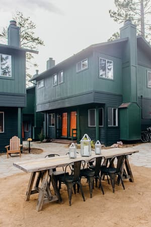 thumbnail: Outdoor dining