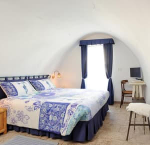 thumbnail: Interior