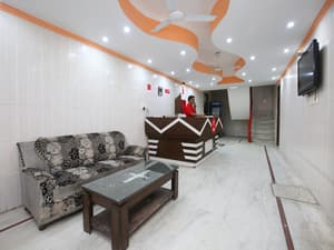 thumbnail: Lobby sitting area