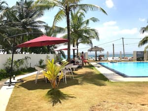 thumbnail: Front of property