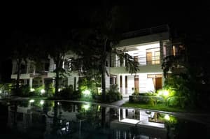 thumbnail: Courtyard