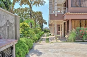 thumbnail: Courtyard