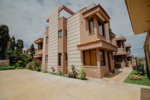 thumbnail: Front of property