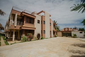 thumbnail: Front of property