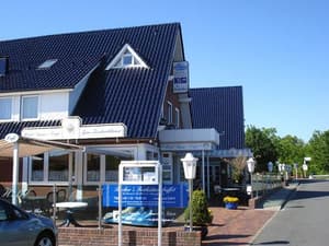 thumbnail: Front of property