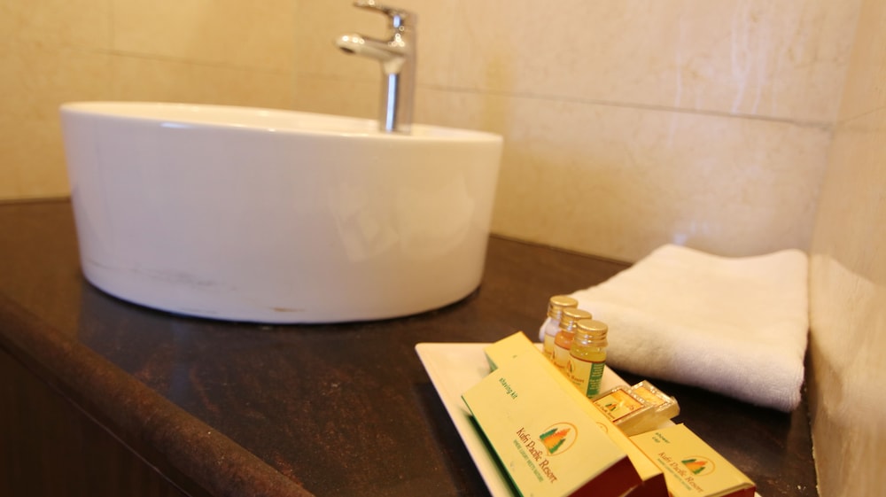 Bathroom sink