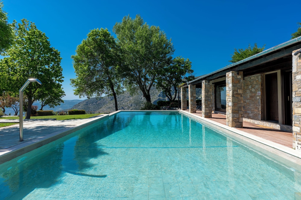 Private pool