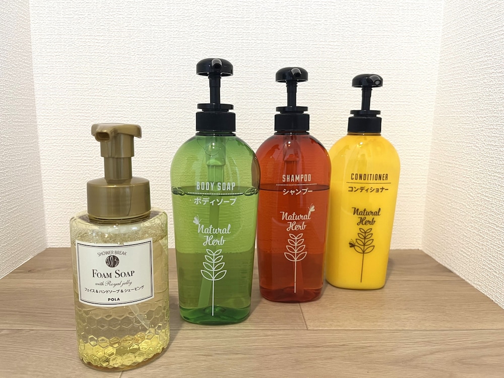 Bathroom amenities
