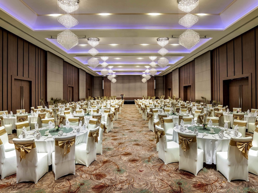 Indoor wedding