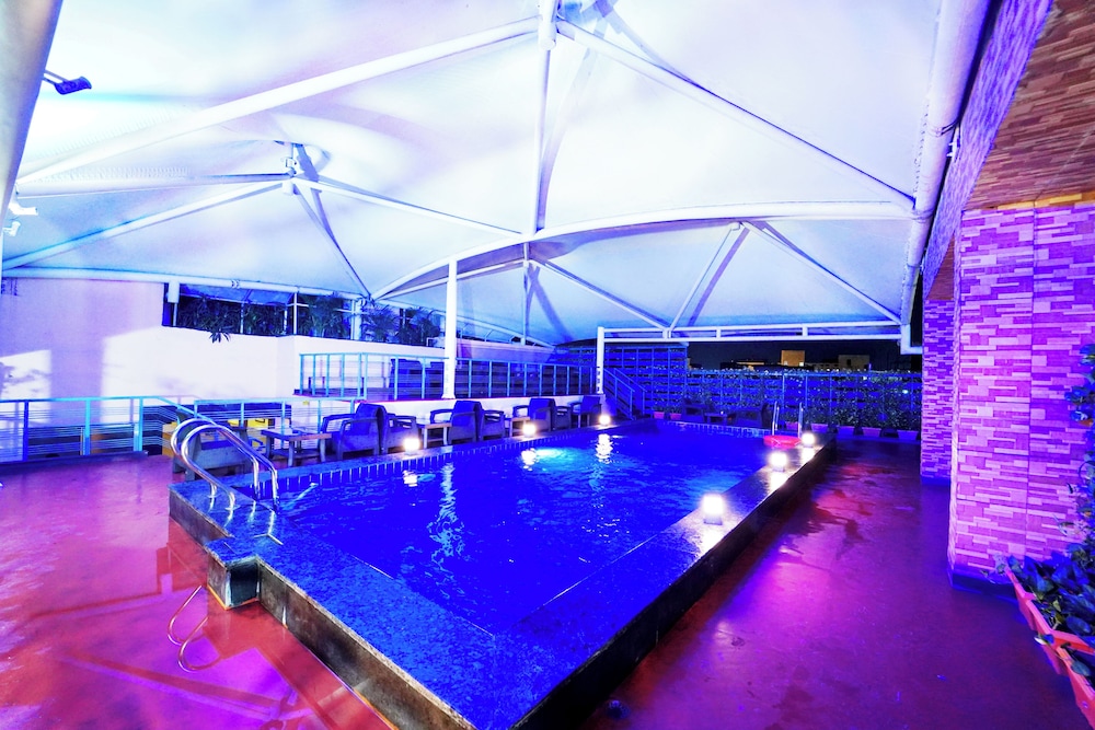 Rooftop pool