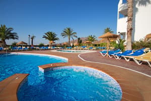 thumbnail: Outdoor pool