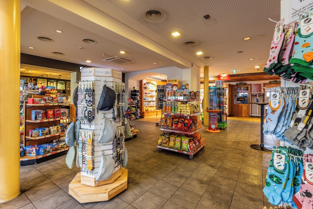 Shopping mall