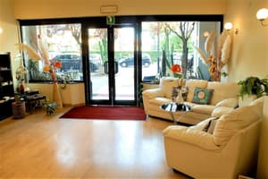 thumbnail: Lobby sitting area