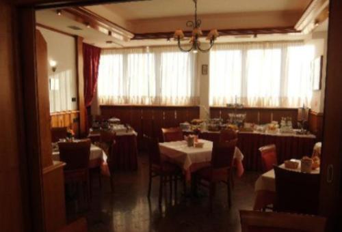 Restaurant-cafeteria