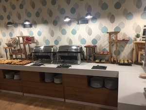 thumbnail: Breakfast area