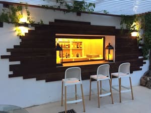 thumbnail: Courtyard