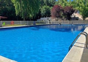 thumbnail: Pool