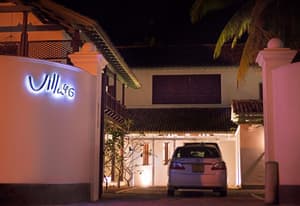 thumbnail: Property entrance