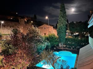 thumbnail: Front of property