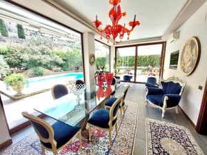 thumbnail: Interior detail