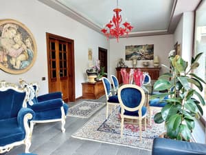 thumbnail: Interior