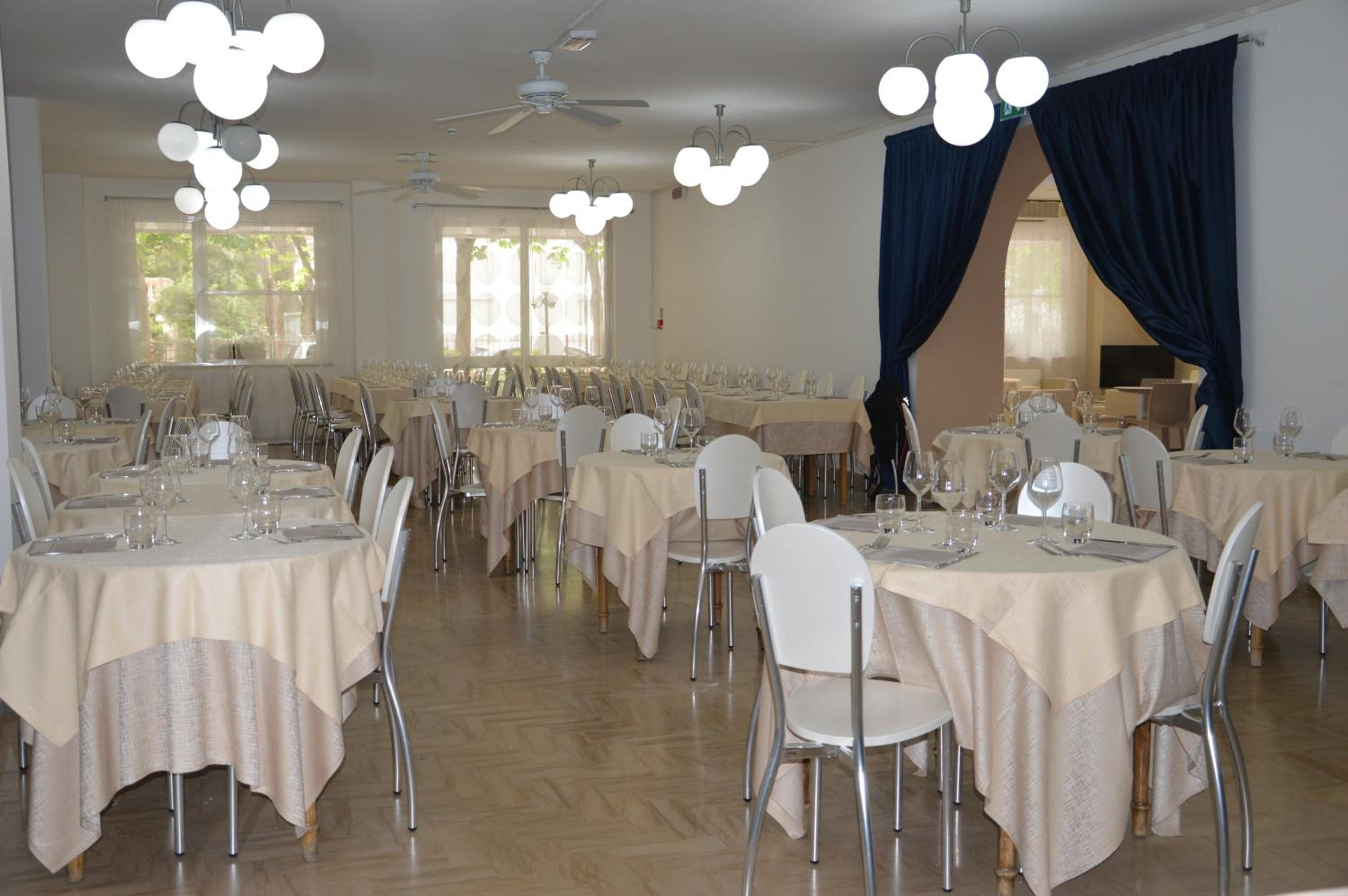 Restaurant-cafeteria