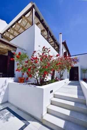 thumbnail: Front of property