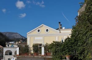 thumbnail: Exterior