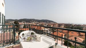 thumbnail: Balcony