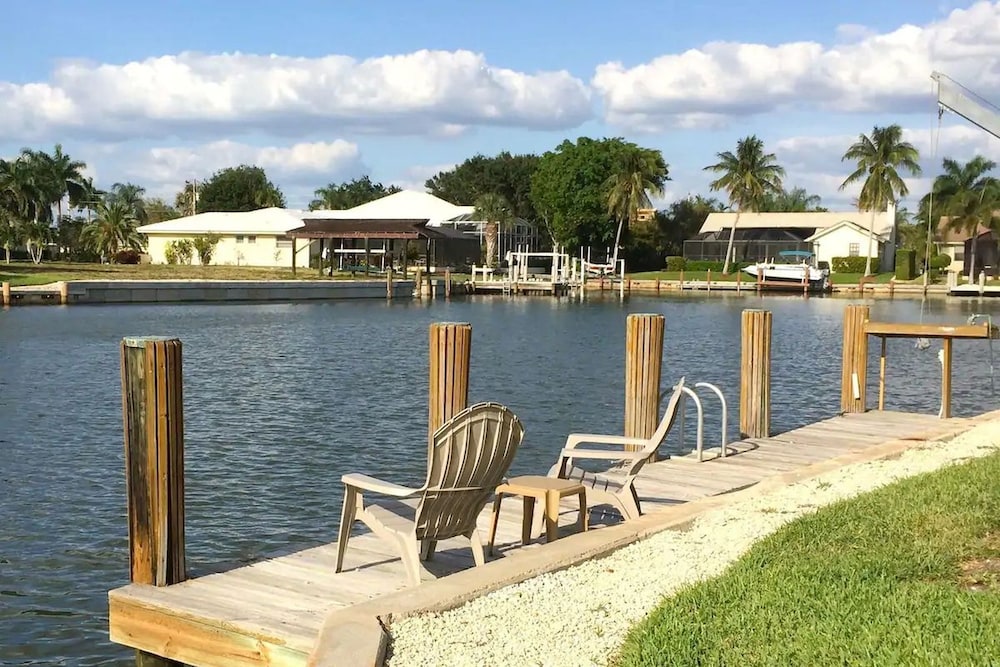 Dock