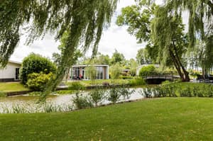 thumbnail: Garden view