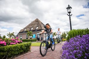 thumbnail: Bicycling