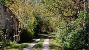 thumbnail: Property grounds
