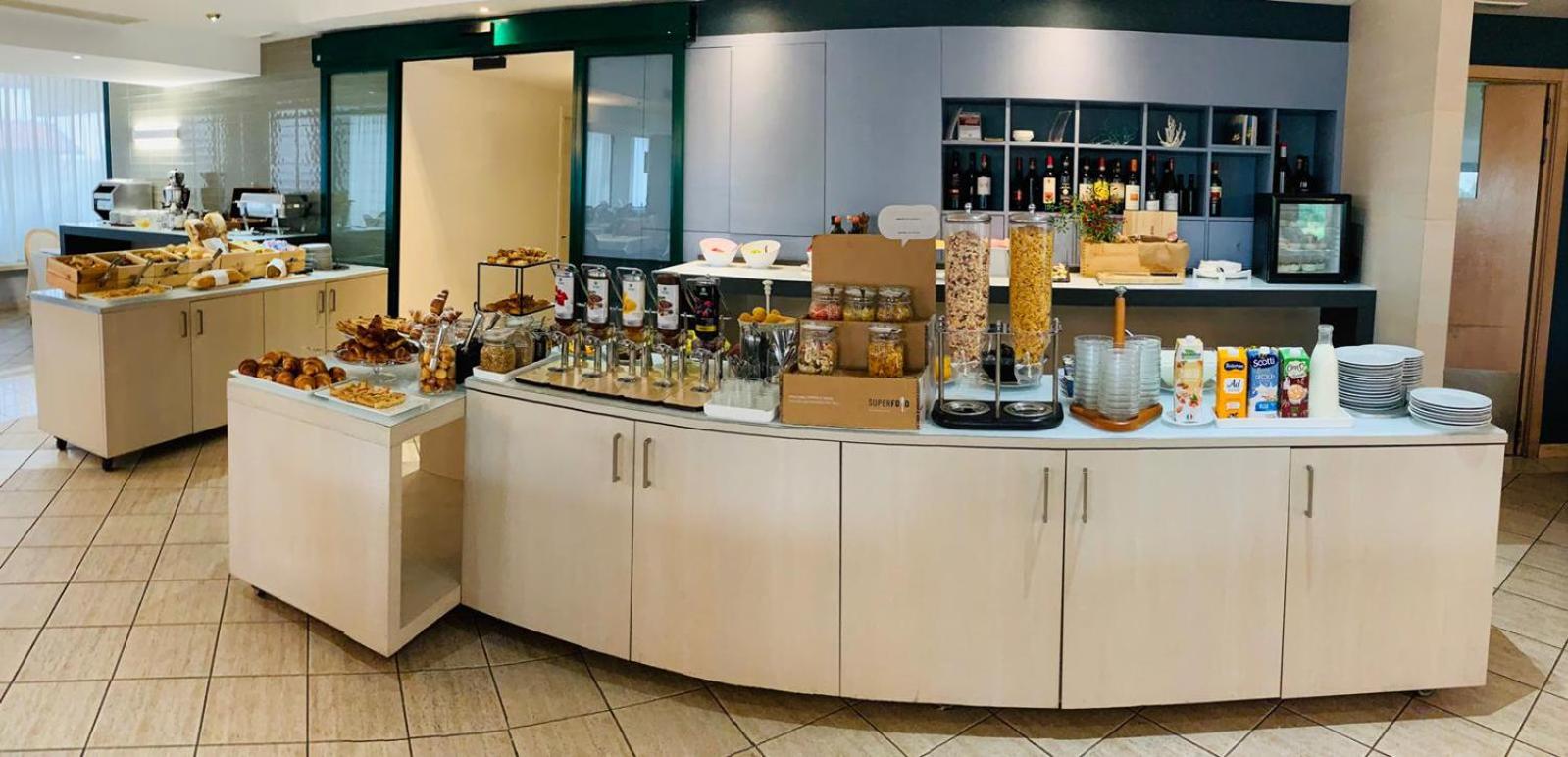 Restaurant-cafeteria
