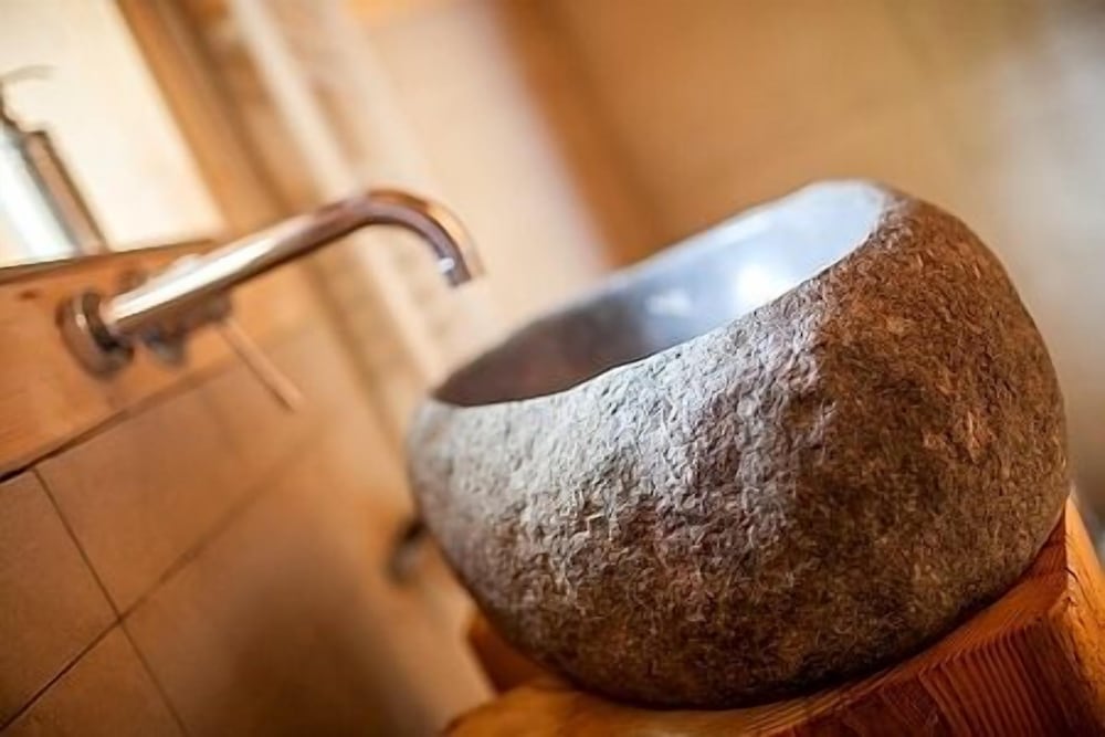 Bathroom sink