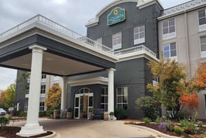 La Quinta Inn & Suites Milwaukee Southwest