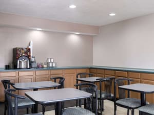 thumbnail: Breakfast area