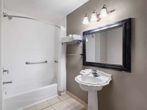 thumbnail: Accessible bathroom