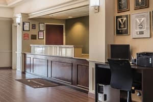 thumbnail: Interior entrance