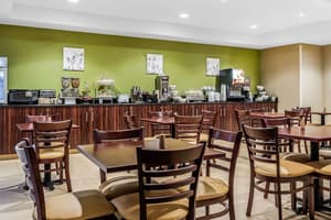 thumbnail: Breakfast area