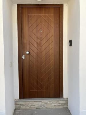 thumbnail: Interior entrance