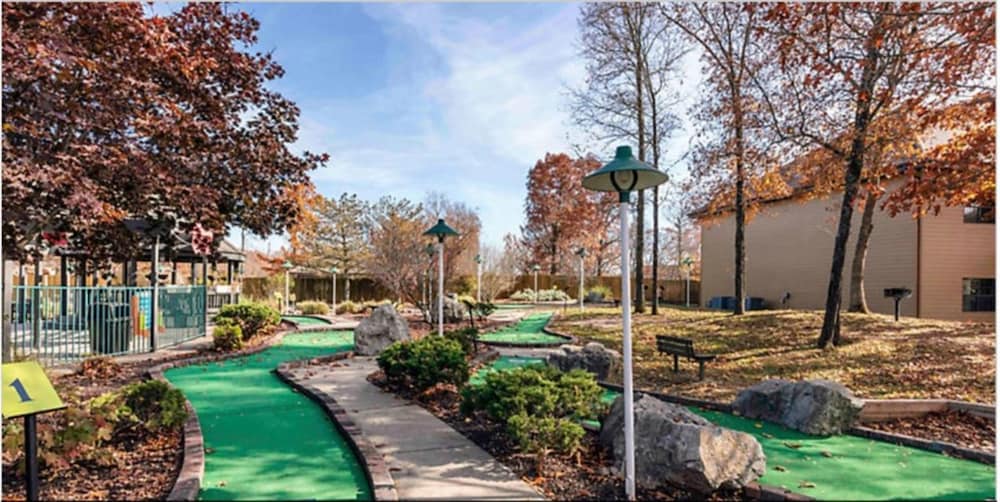 Mini-golf