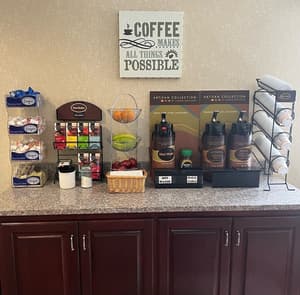thumbnail: Breakfast area