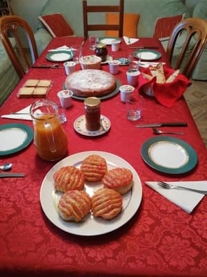 thumbnail: Breakfast area